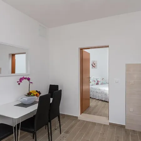 Apartment Blazevic - One Bedroom With Terrace And City View
