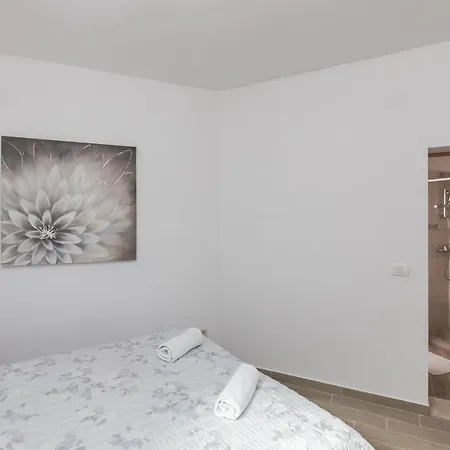 Apartment Blazevic - One Bedroom With Terrace And City View