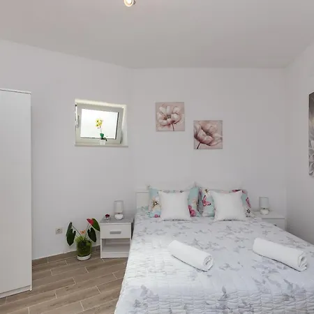 Blazevic - One Bedroom With Terrace And City View *