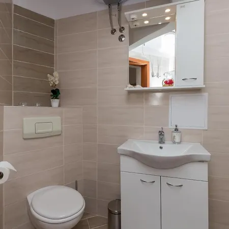 Blazevic - One Bedroom With Terrace And City View Apartmán